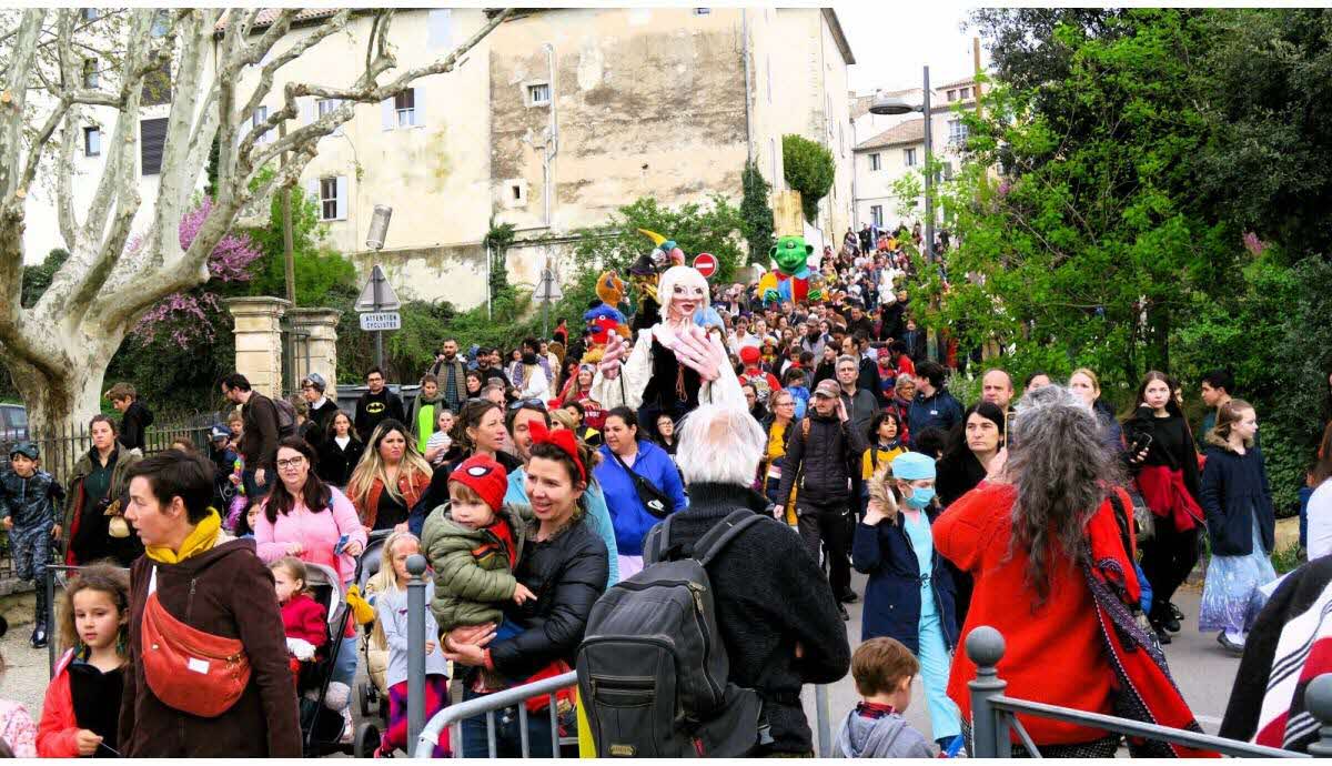 découvrez carpentras en 2025, une ville riche en histoire et en culture, où traditions et modernité se rencontrent. explorez ses attractions incontournables, ses événements et son ambiance unique qui font de cette destination un lieu privilégié à visiter cette année.